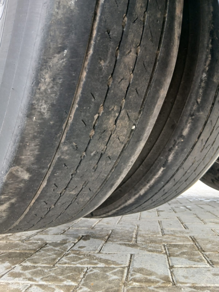 daf cf 410 fts 6x2 space cab diesel 2p automatico 202014