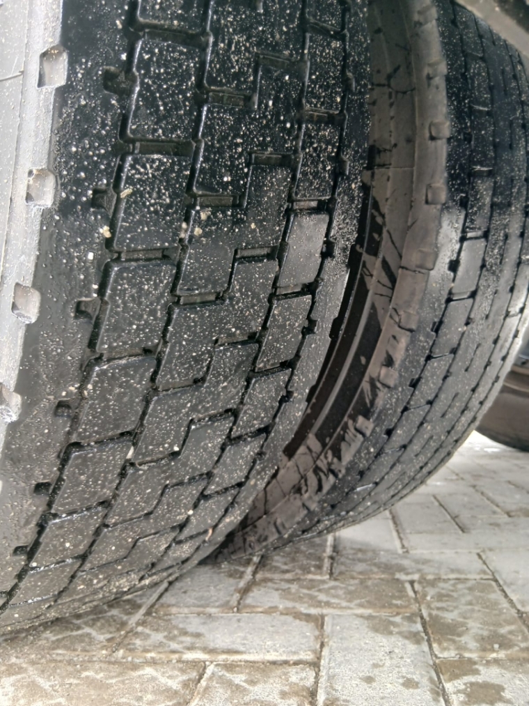 daf cf 410 fts 6x2 space cab diesel 2p automatico 202013