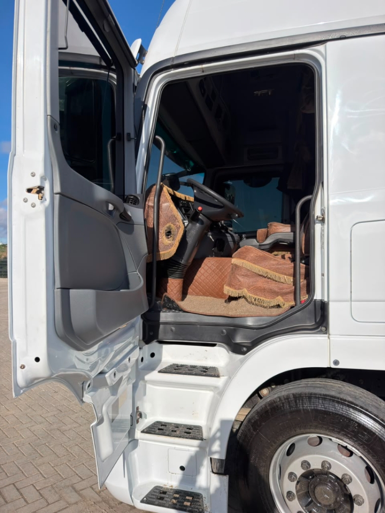 mercedes-benz actros m.benz/actros 2651s6x4 diesel 2p automatico 20215