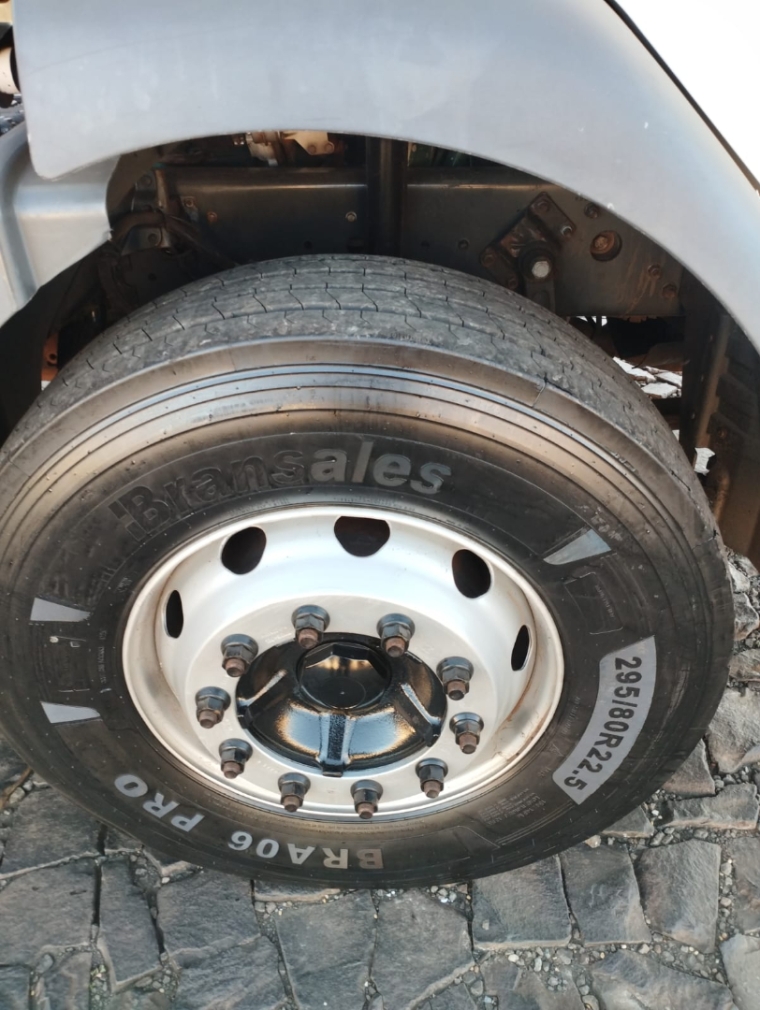 volvo vm 330 8x2 diesel 2p automatico 202218