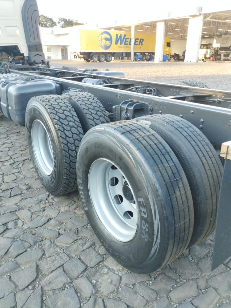 volvo vm 330 8x2 diesel 2p automatico 202216
