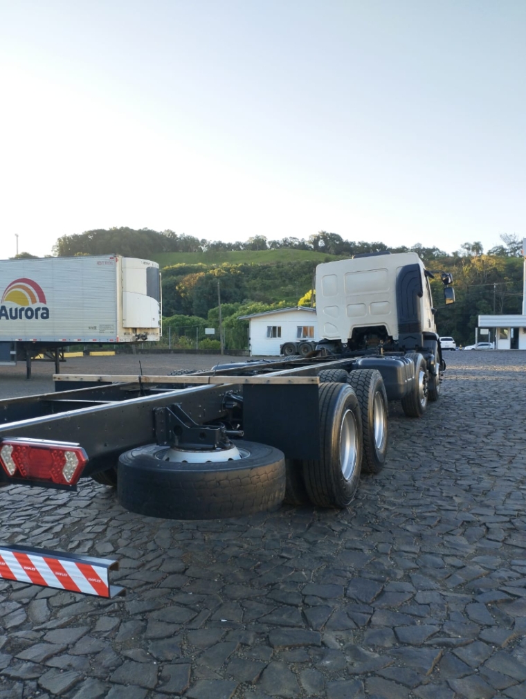 volvo vm 330 8x2 diesel 2p automatico 202215