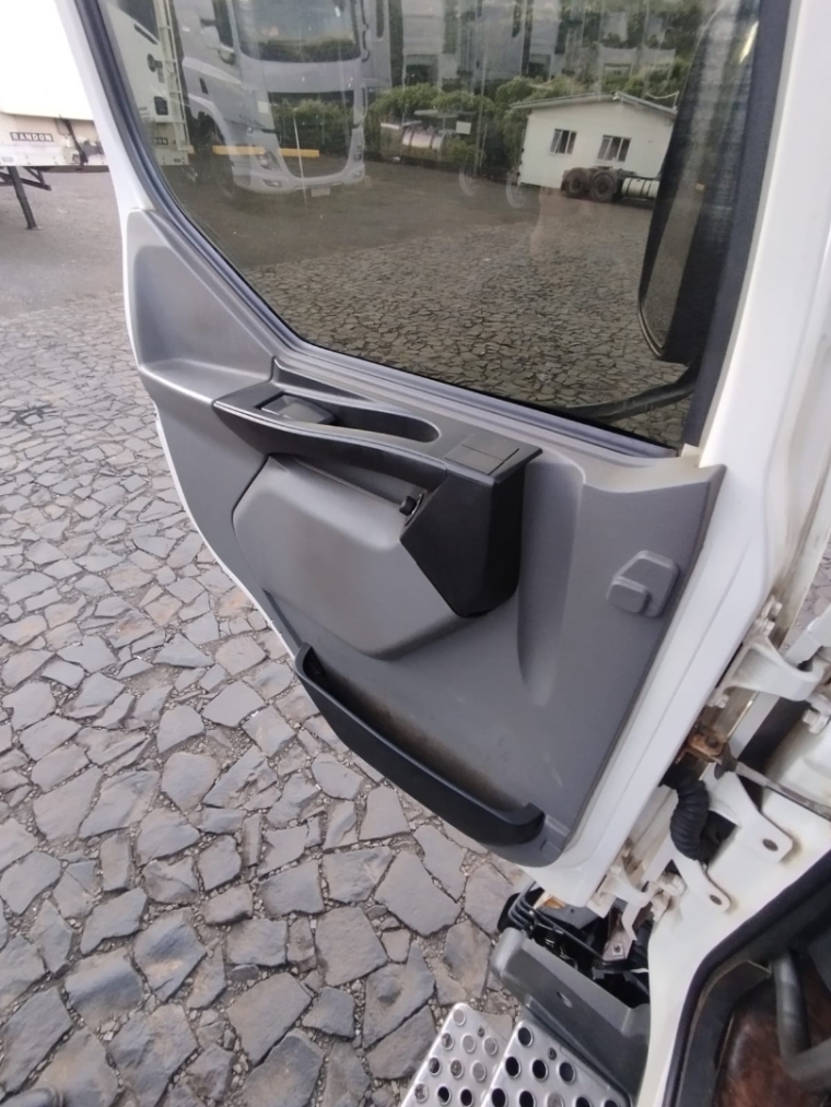 volvo vm 330 8x2 diesel 2p automatico 202212
