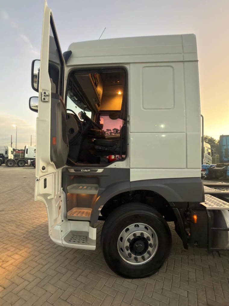 daf xf ftt 530 6x4 diesel 2p automatico 202117