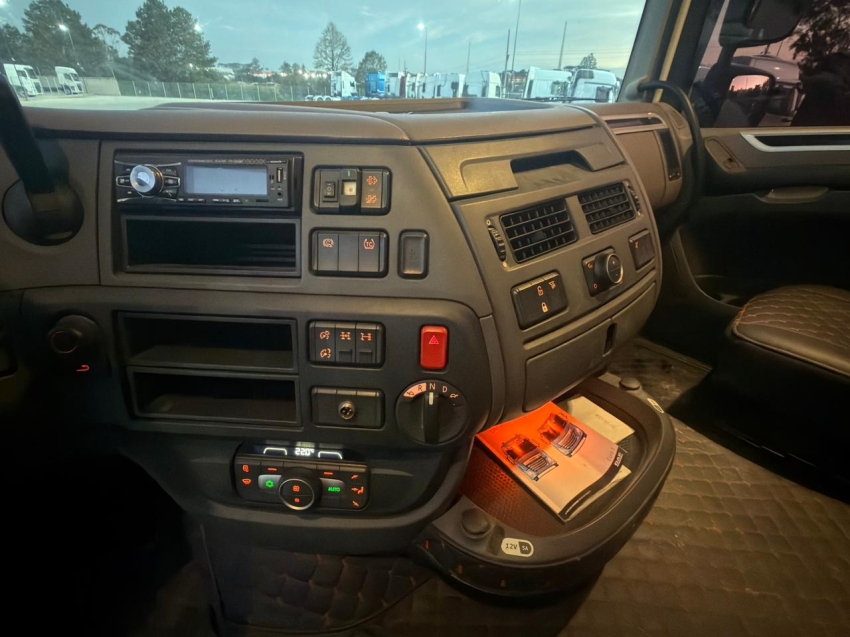daf xf ftt 530 6x4 diesel 2p automatico 202116