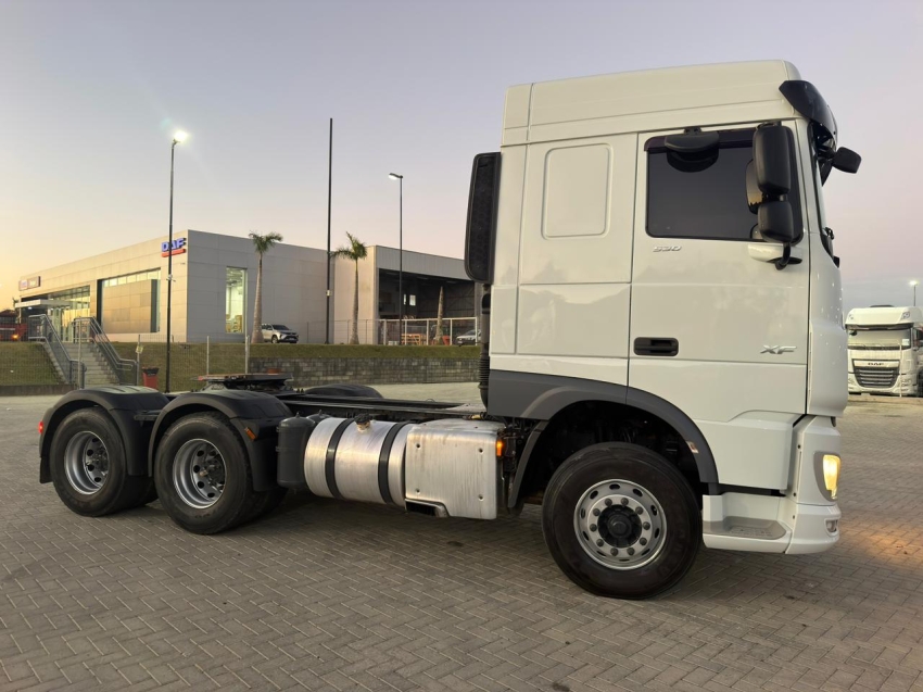 daf xf ftt 530 6x4 diesel 2p automatico 20217