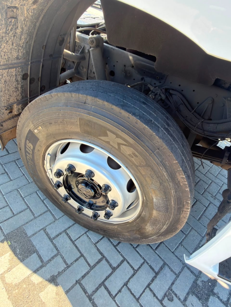volkswagen constellation 25-420 6x2 diesel 2p automatico 202016