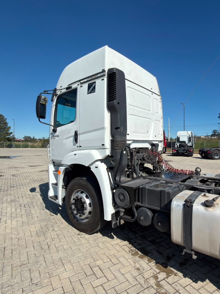 volkswagen constellation 25-420 6x2 diesel 2p automatico 20205