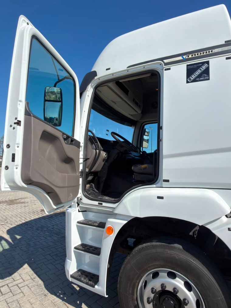 volkswagen constellation 25-420 6x2 diesel 2p automatico 20208