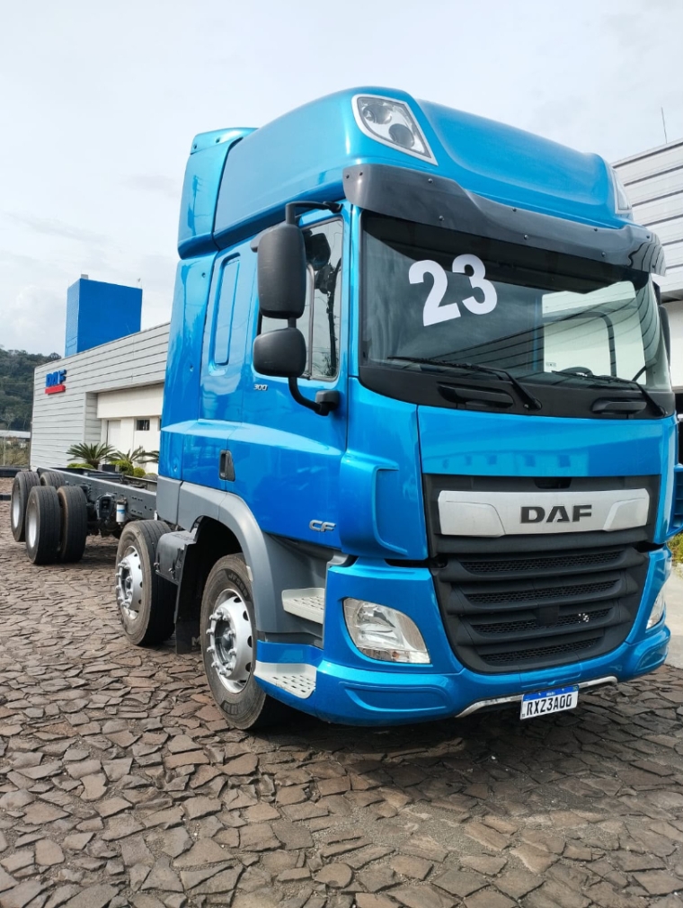 daf cf 300 8x2 euro 5 diesel 2p automatico 20231