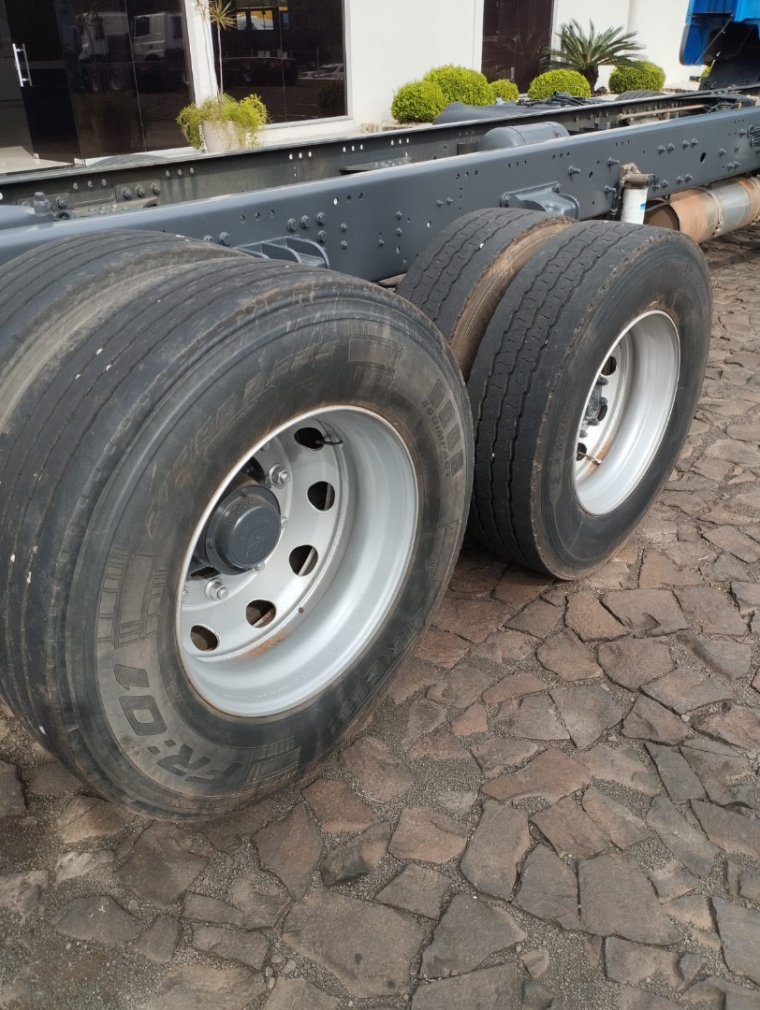 daf cf 300 8x2 euro 5 diesel 2p automatico 202312
