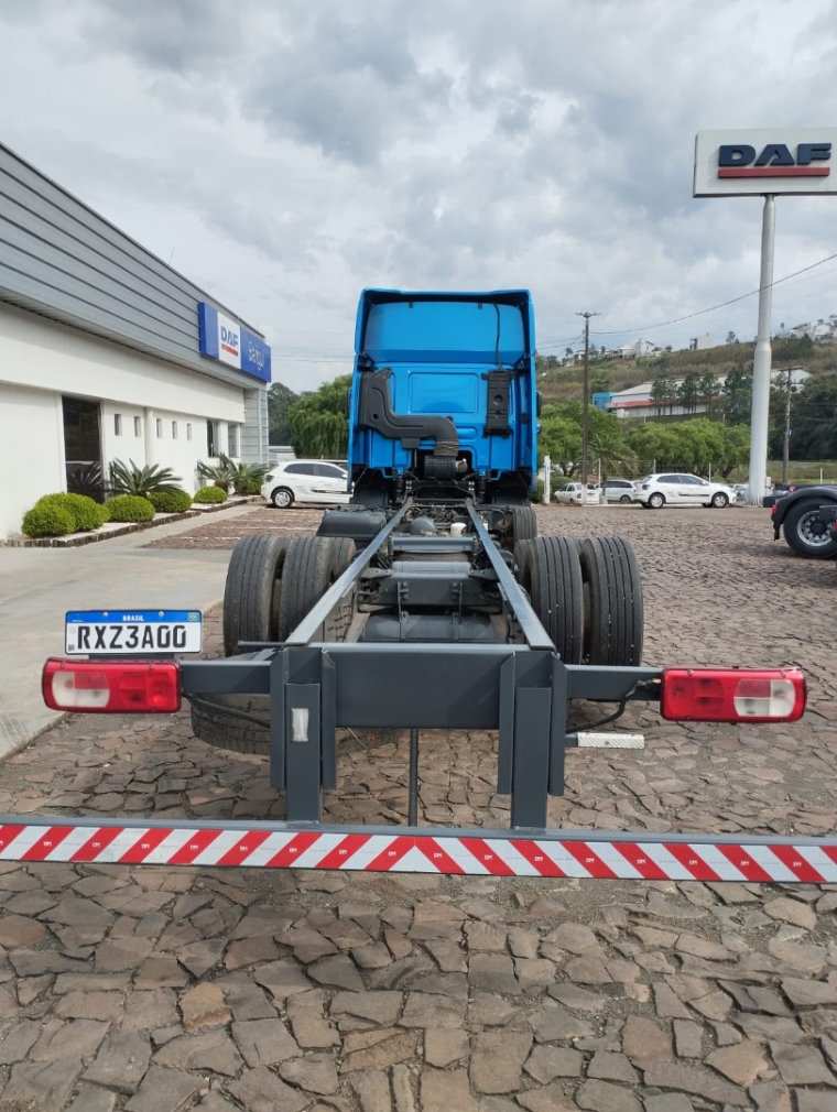 daf cf 300 8x2 euro 5 diesel 2p automatico 20233