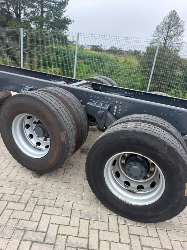 daf cf 300 8x2 euro 6 (*cf 310) diesel 2p automatico 20238