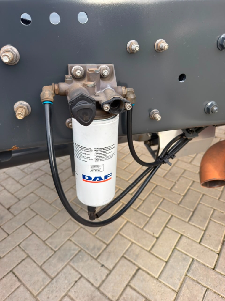 daf cf 300 8x2 euro 6 diesel 2p automatico 20239