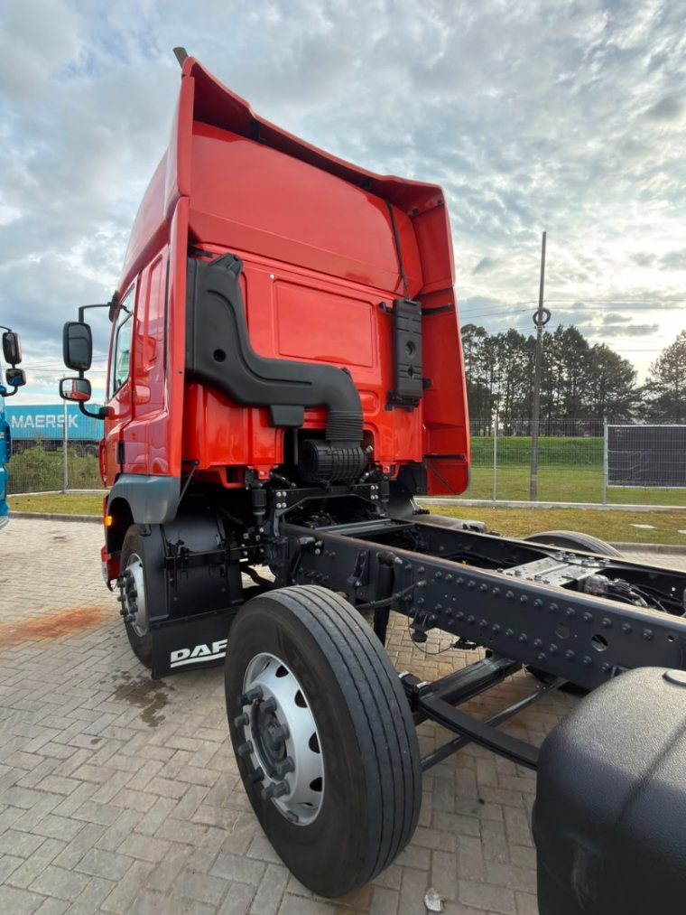 daf cf 300 8x2 euro 6 diesel 2p automatico 202310