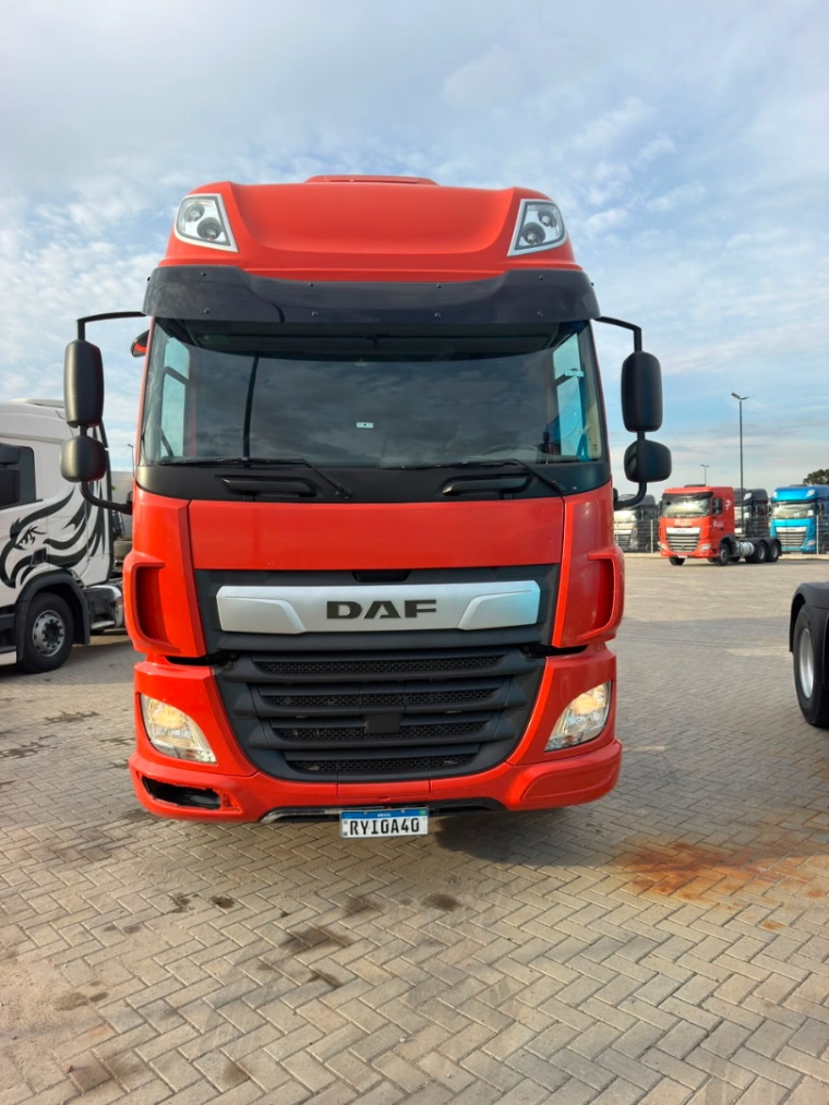daf cf 300 8x2 euro 6 diesel 2p automatico 20232
