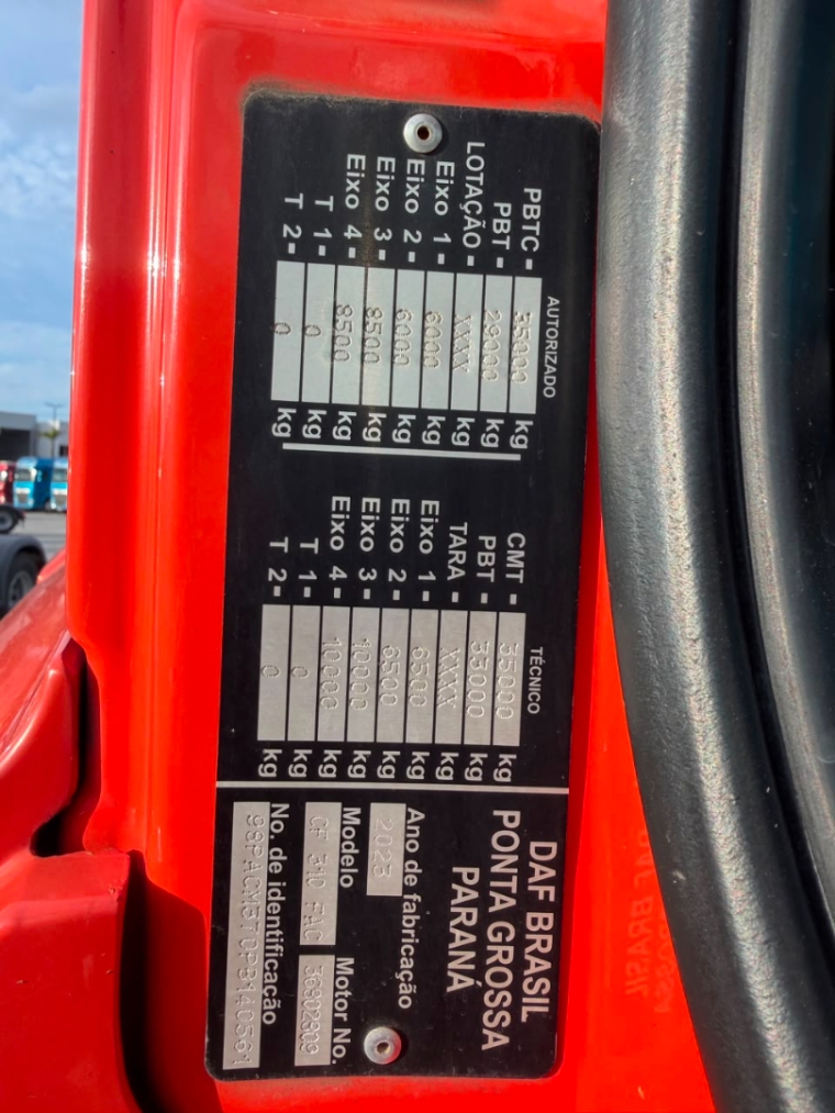 daf cf 300 8x2 euro 6 diesel 2p automatico 202323