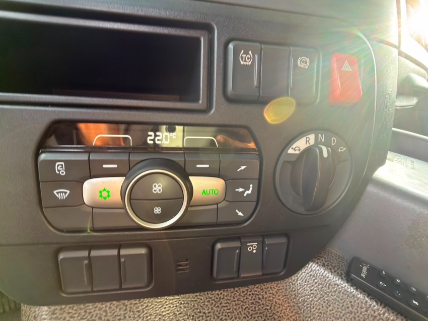 daf cf 300 8x2 euro 6 diesel 2p automatico 202318