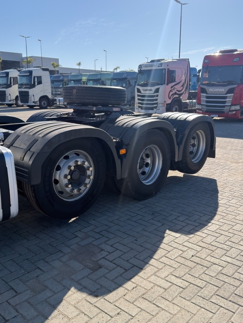 volvo fh 460 8x2t diesel 2p automatico 202011
