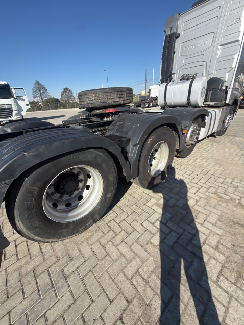 volvo fh 460 8x2t diesel 2p automatico 202015