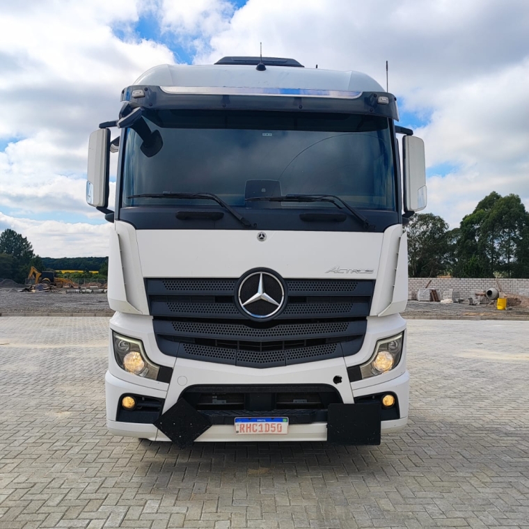 mercedes bens actros 2651 6x4