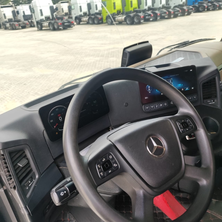 mercedes bens actros 2651 6x4