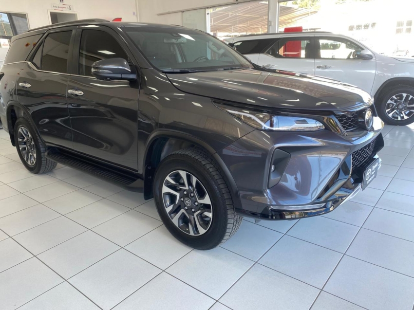 toyota hilux sw4 2.8 d-4d turbo diesel srx platinum 7l 4x4 automatico 4p 20252