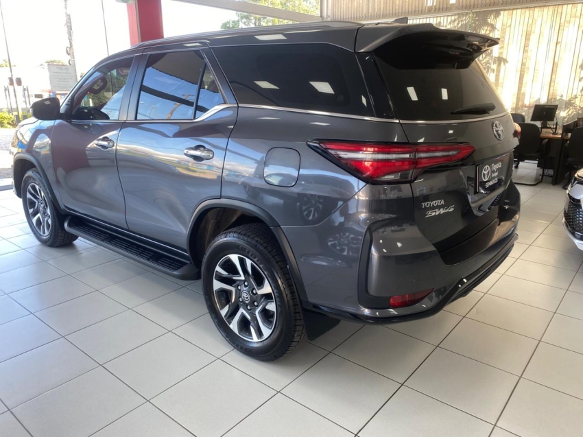 toyota hilux sw4 2.8 d-4d turbo diesel srx platinum 7l 4x4 automatico 4p 20251