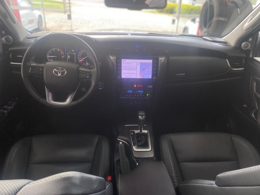 toyota hilux sw4 2.8 d-4d turbo diesel srx 4x4 automatico 4p 20228