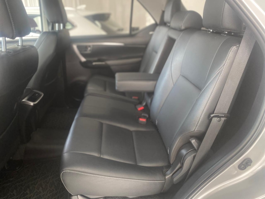 toyota hilux sw4 2.8 d-4d turbo diesel srx 4x4 automatico 4p 20226