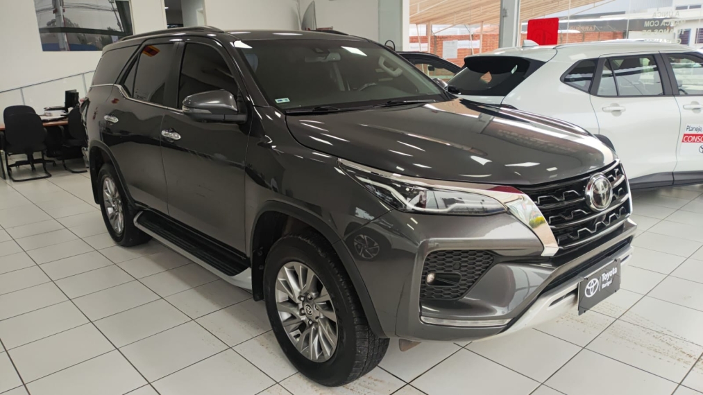 toyota hilux sw4 2.8 d-4d turbo diesel srx 7l 4x4 automatico 4p 2024