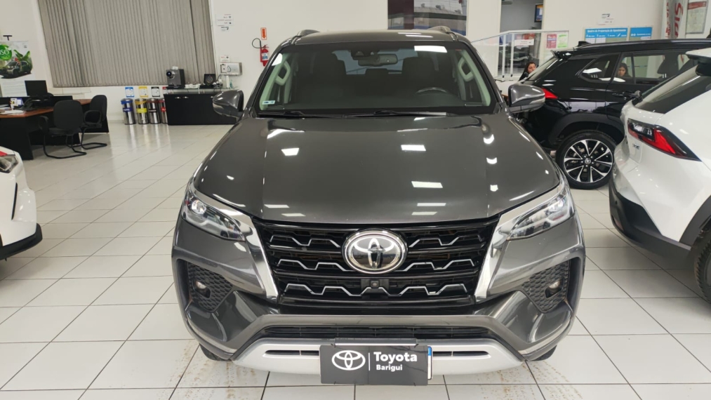 toyota hilux sw4 2.8 d-4d turbo diesel srx 7l 4x4 automatico 4p 20241
