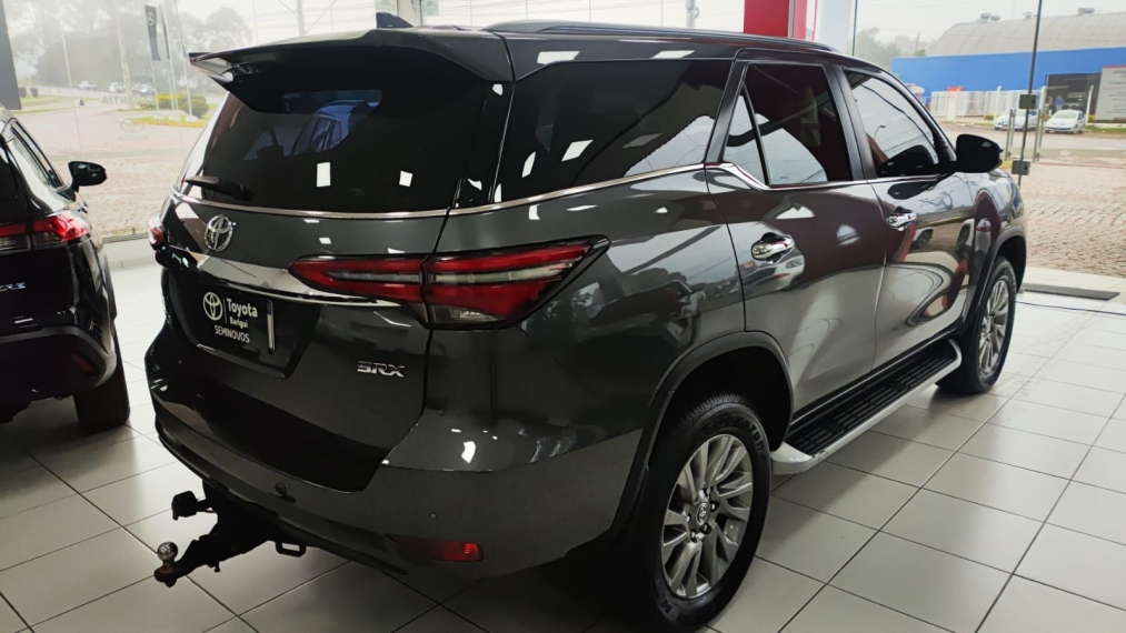 toyota hilux sw4 2.8 d-4d turbo diesel srx 7l 4x4 automatico 4p 20245