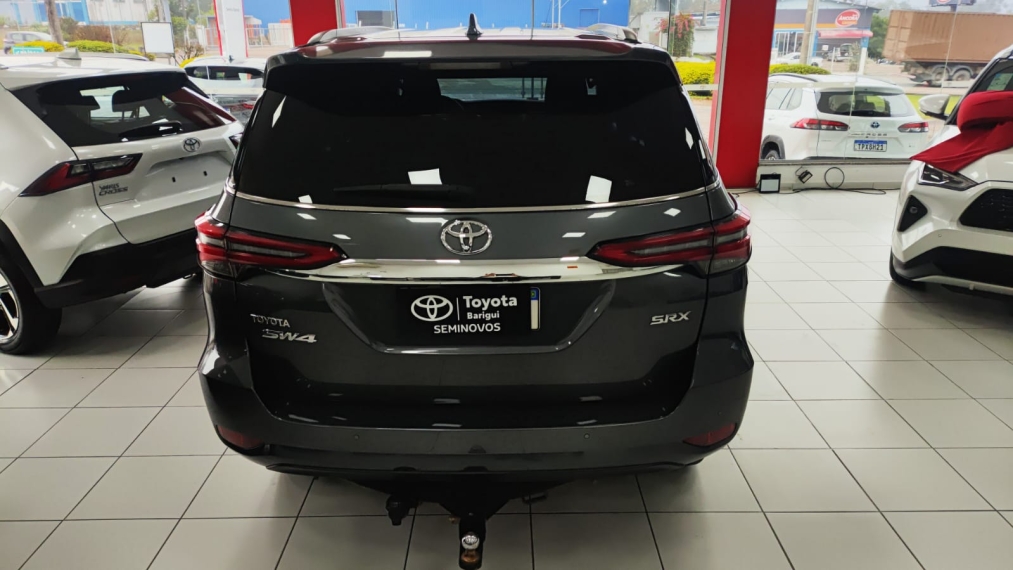 toyota hilux sw4 2.8 d-4d turbo diesel srx 7l 4x4 automatico 4p 20244