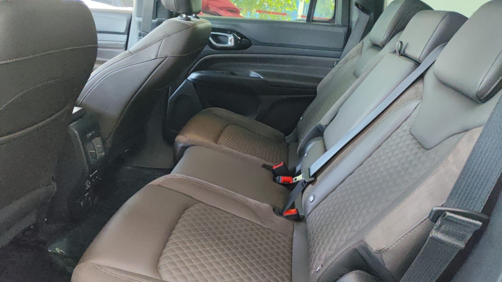 jeep commander 2.0 td380 turbo diesel overland at9 4p automatico 20237