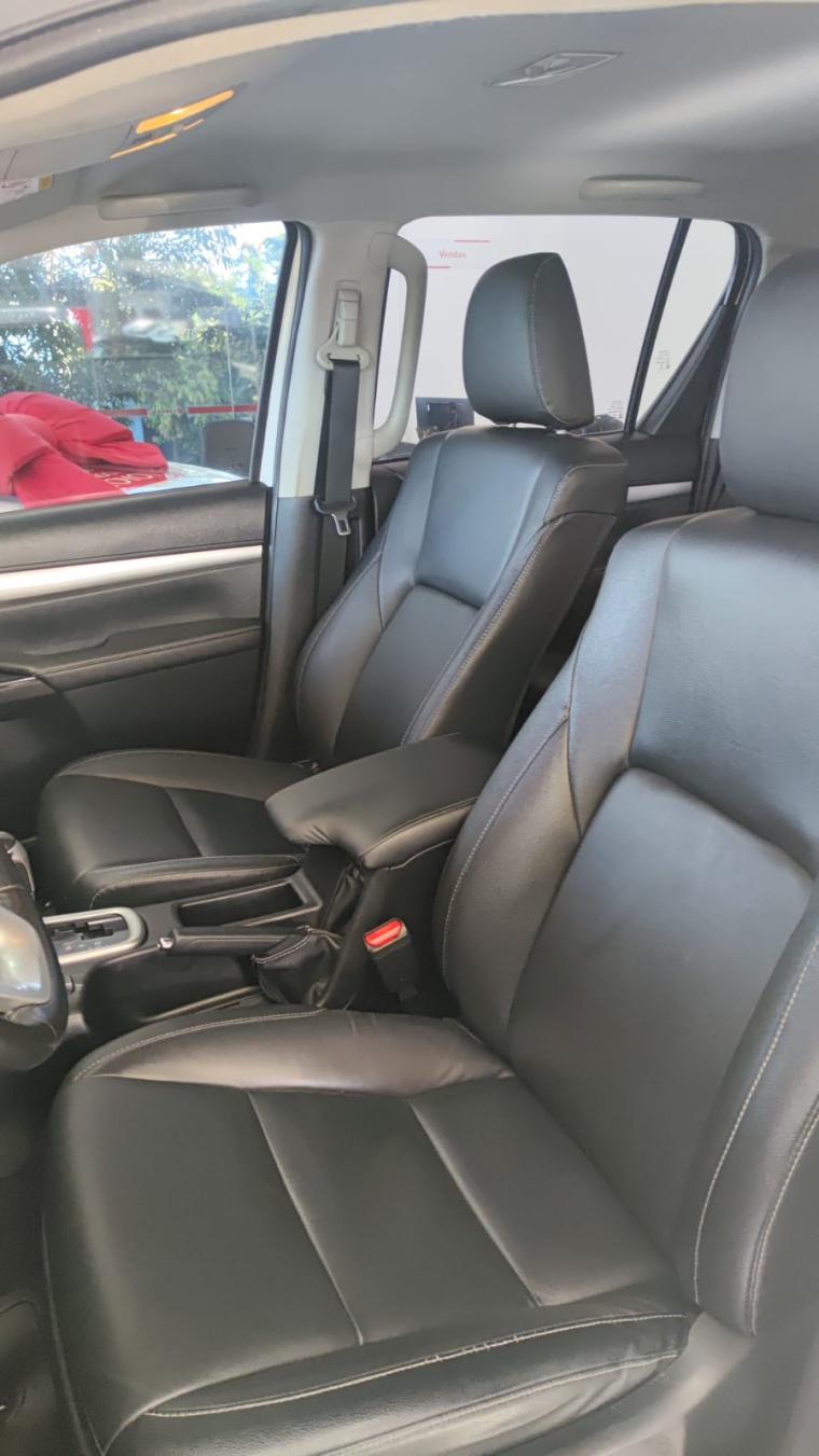 toyota hilux 2.8 d-4d turbo diesel cd srv 4x4 automatico 4p 202210