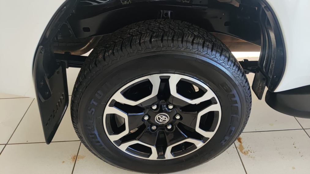 toyota hilux 2.8 d-4d turbo diesel cd srv 4x4 automatico 4p 20226
