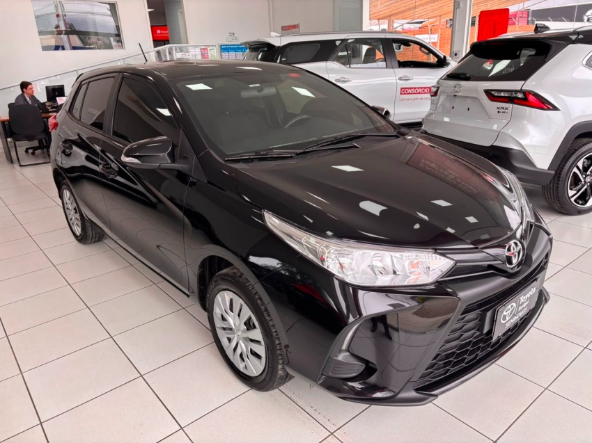toyota yaris 1.5 16v flex xl multidrive 4p automatico 2025