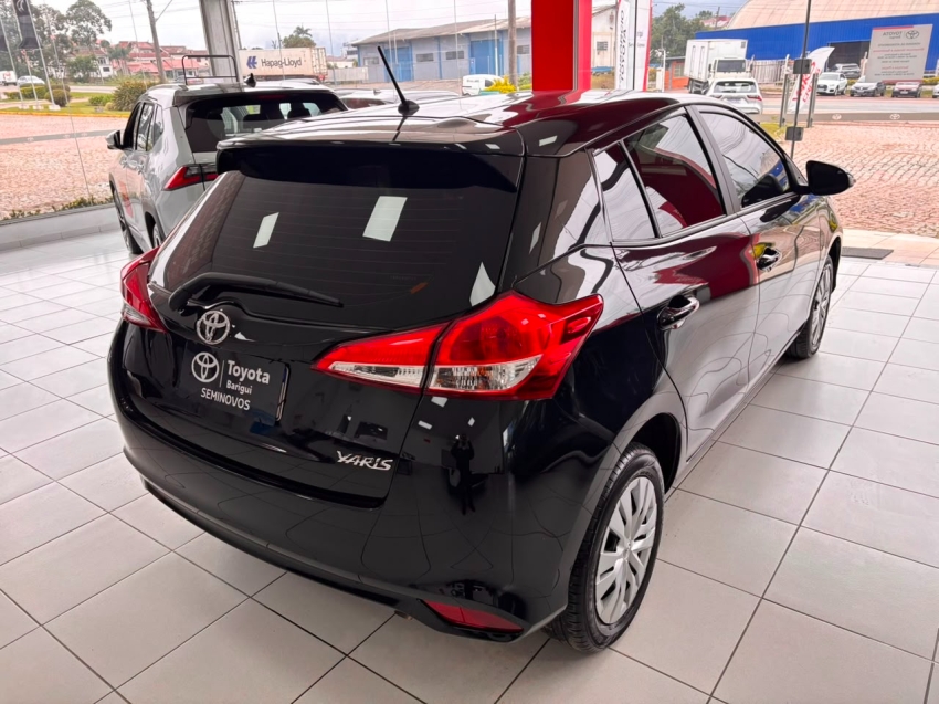 toyota yaris 1.5 16v flex xl multidrive 4p automatico 20255