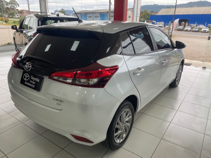 toyota yaris 1.5 16v flex xs connect multidrive 4p automatico 20233