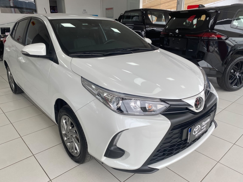 toyota yaris 1.5 16v flex xs connect multidrive 4p automatico 20232