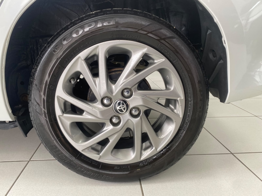toyota yaris 1.5 16v flex xs connect multidrive 4p automatico 20236