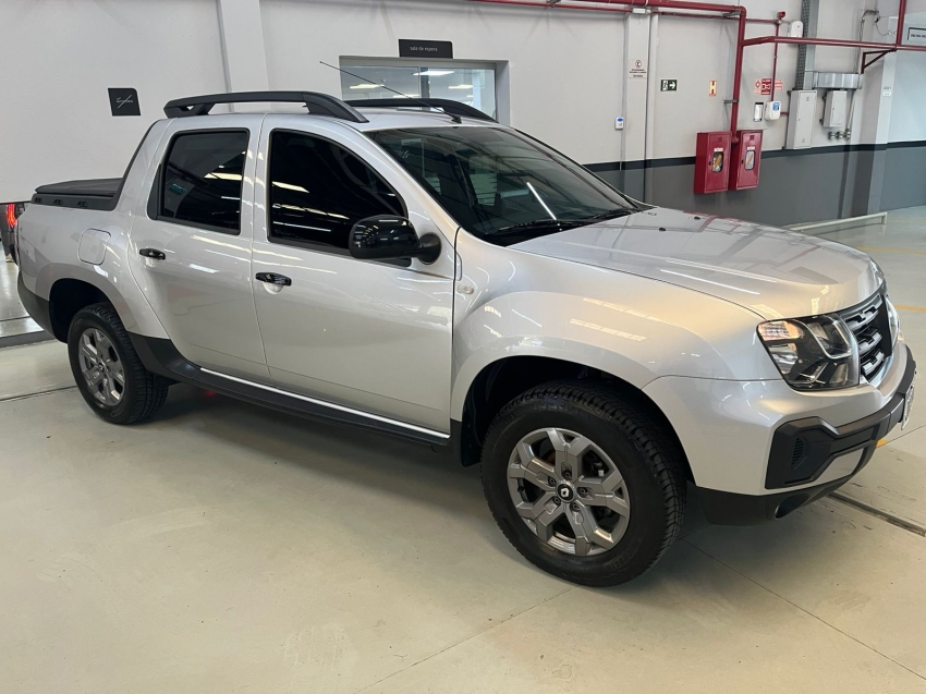 renault oroch 1.6 16v sce flex intense manual 4p 2024 renault oroch 1.6 16v sce flex intense manual 4p 2024