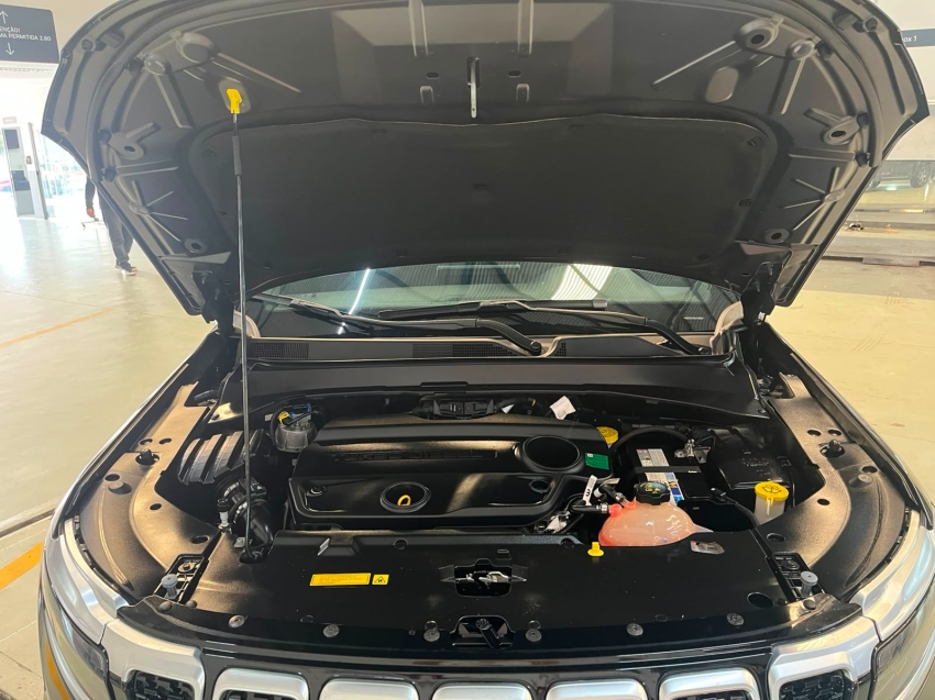 jeep commander 2.0 td380 turbo diesel overland at9 4p automatico 202213
