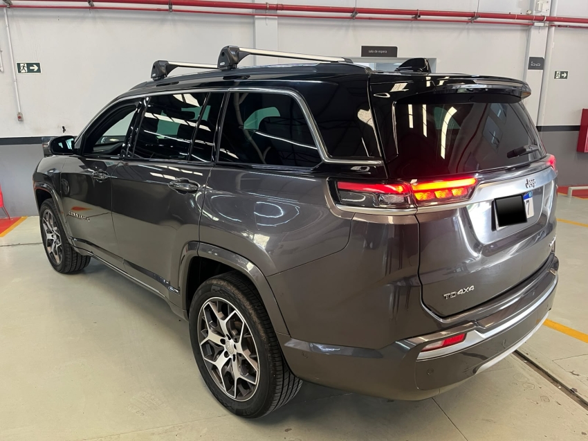 jeep commander 2.0 td380 turbo diesel overland at9 4p automatico 20223