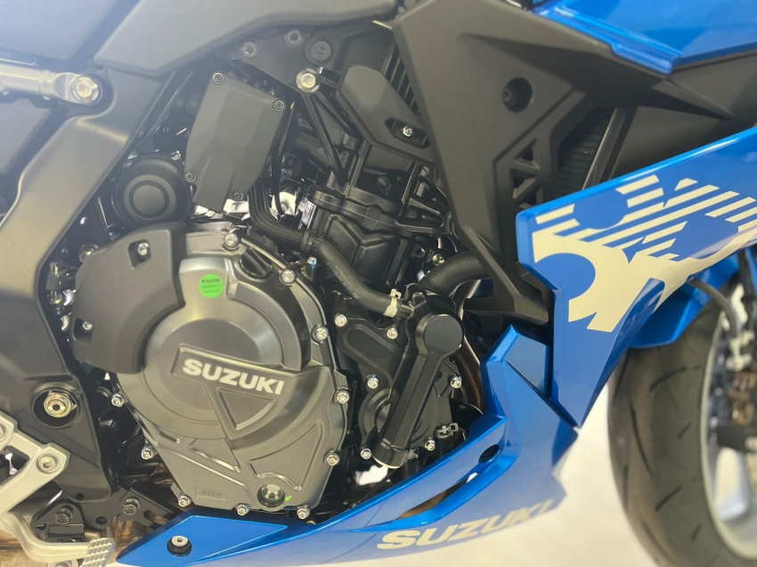 suzuki gsx-8r abs 800 gasolina manual 2026