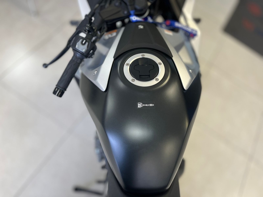 suzuki gsx-8r abs 800 gasolina manual 2026