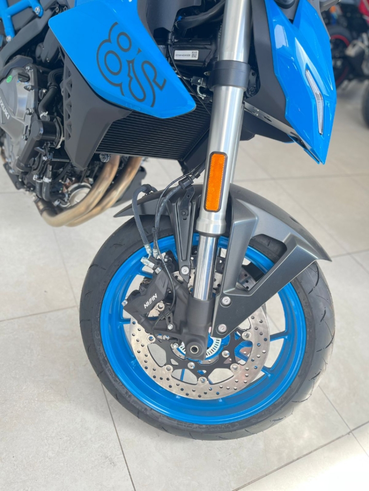 suzuki gsx-8s naked 776 gasolina manual 2026