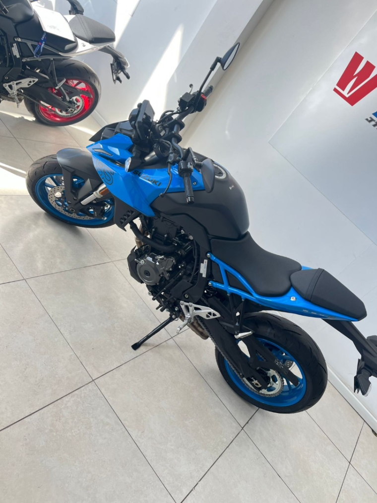 suzuki gsx-8s naked 776 gasolina manual 2026