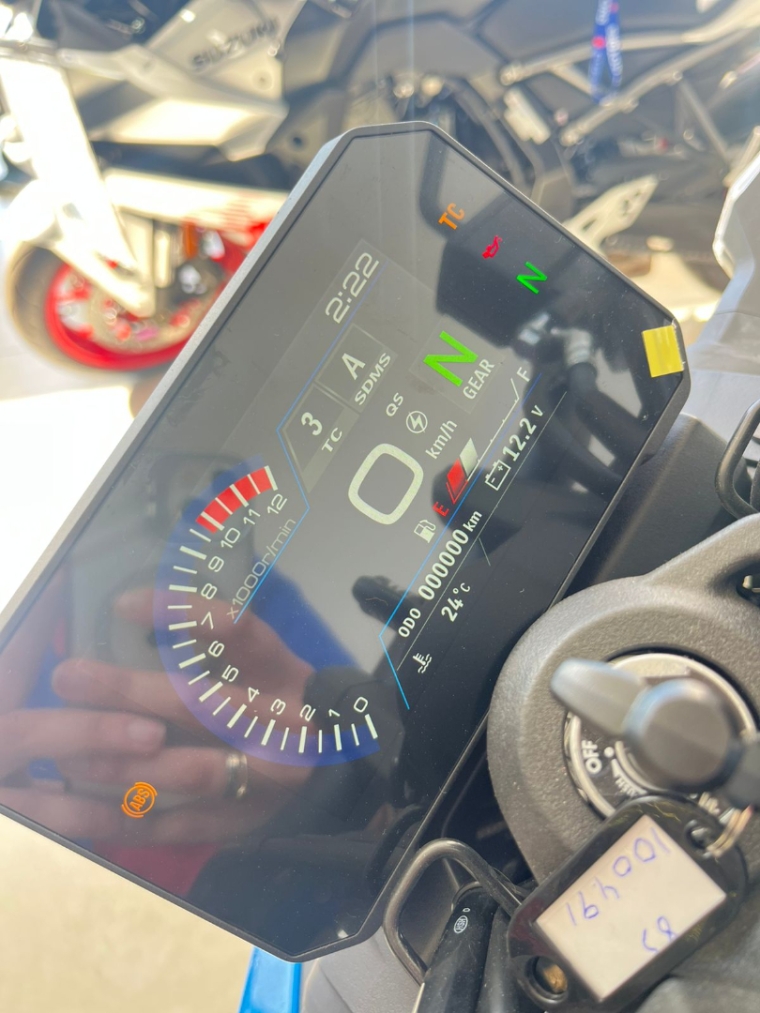 suzuki gsx-8s naked 776 gasolina manual 2026